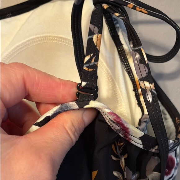 Divinitasole black floral off shoulder swim tank. - Picture 9 of 14